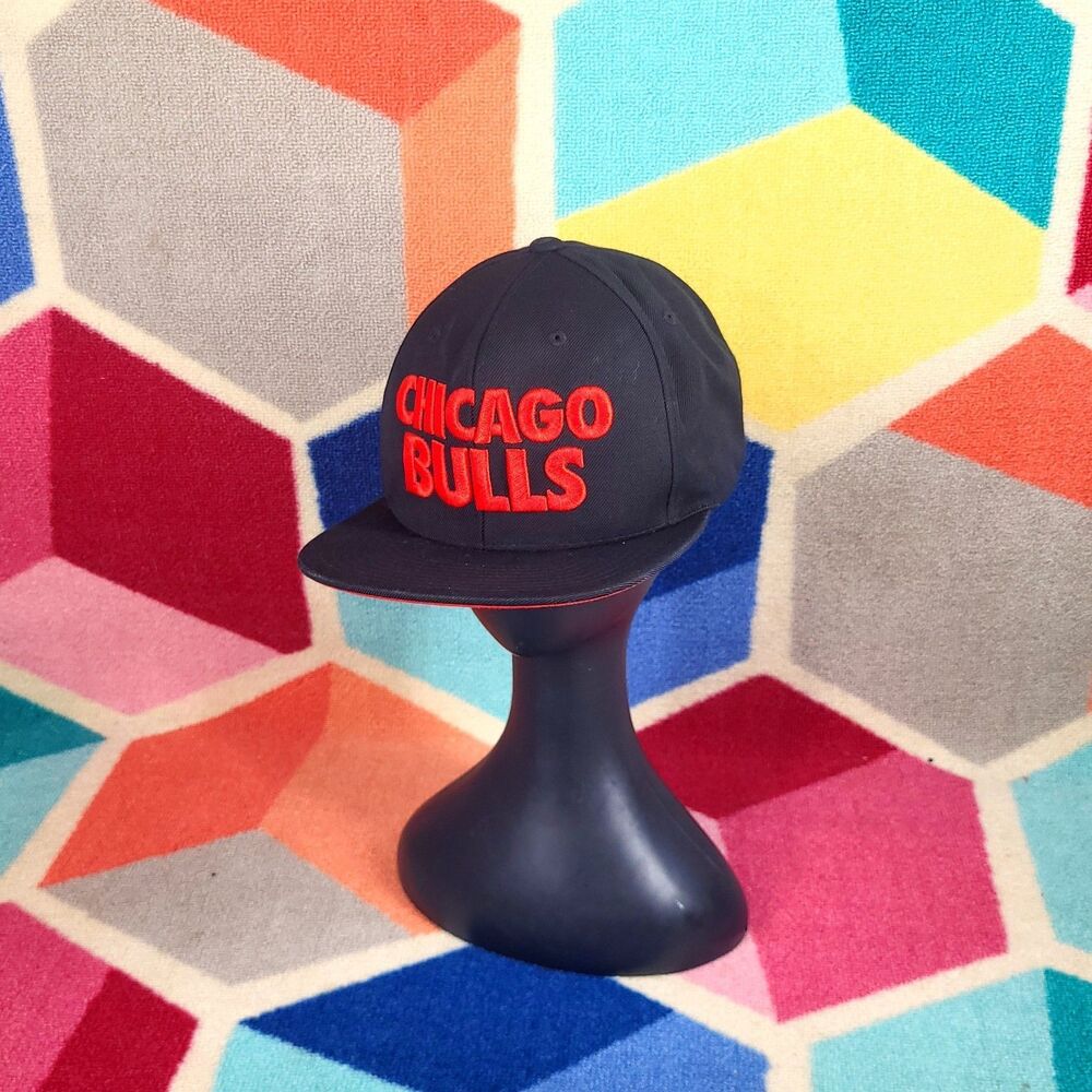 Chicago Bulls Snapback Hat Mitchell & Ness Hardwood Classics Black Red Cap Bred - Picture 1 of 4